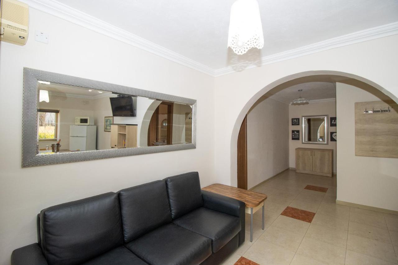 Tranquil Villa Apartments Units Mellieħa Eksteriør billede